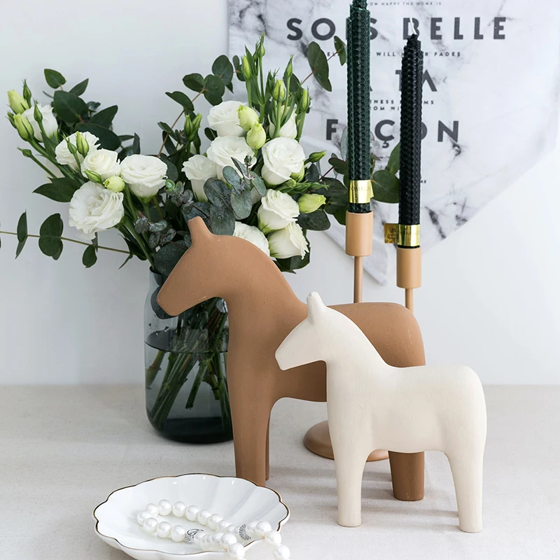 Ornements de chevaux en bois n - Baby Nursery Table avis et prix