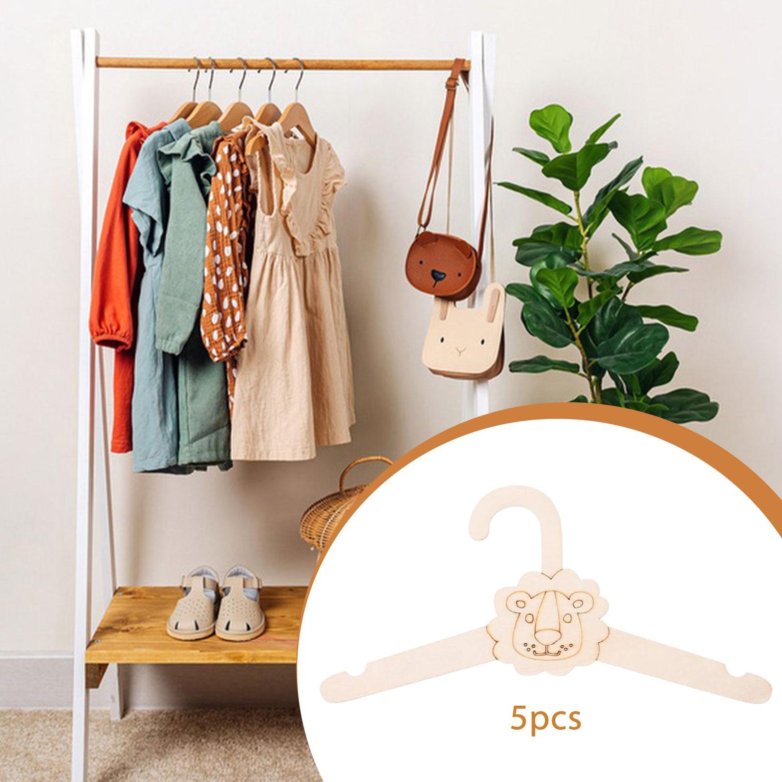 Petits cintres en bois antidér - Baby Nursery Closet Organization avis et prix